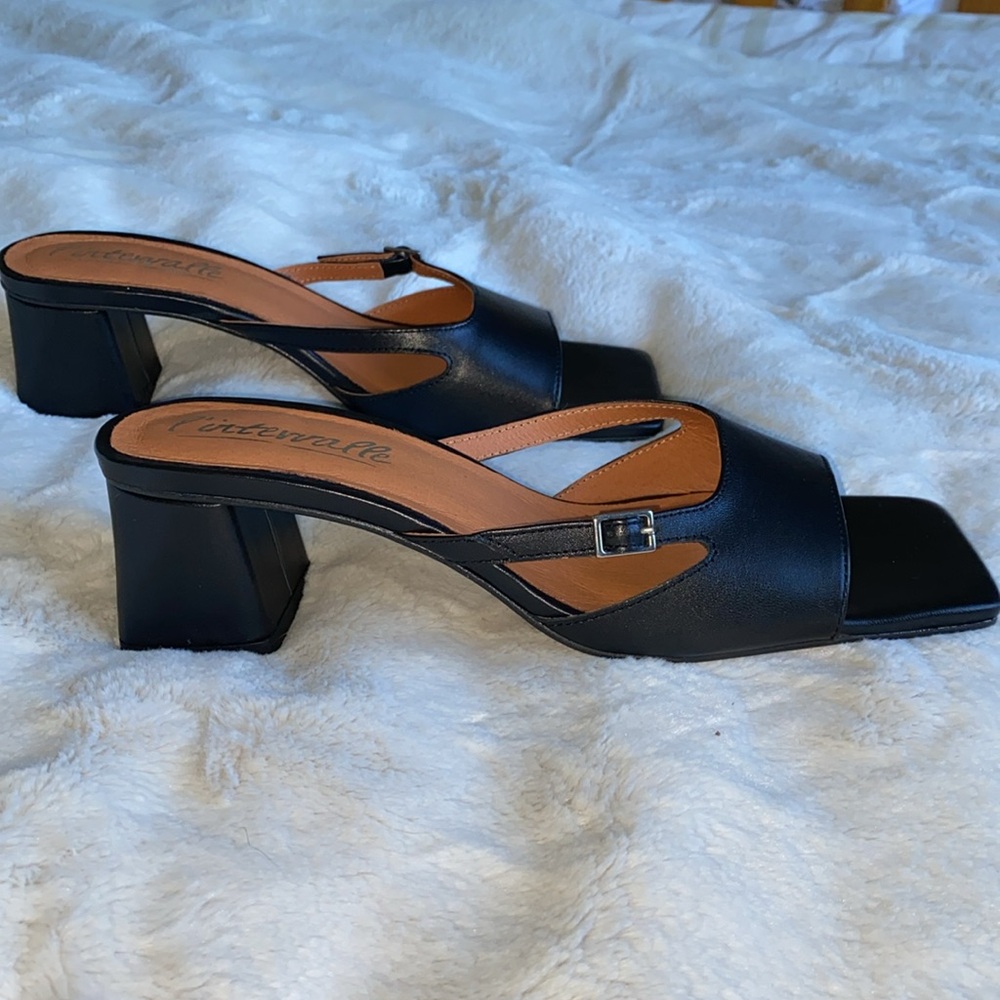 Block heel leather slides